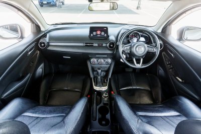 MAZDA 2 1.3 HIGH CONNECT ปี2018 (กษ2816)