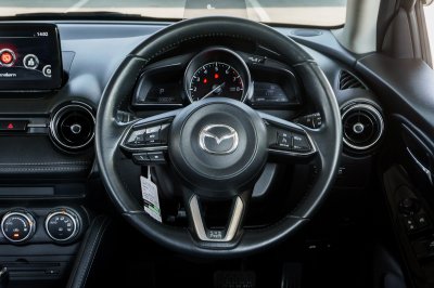 MAZDA 2 1.3 HIGH CONNECT ปี2018 (กษ2816)