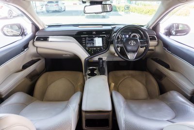 TOYOTA CAMRY 2.5 HV PREMIUM AT ปี 2019 (8กณ9377)