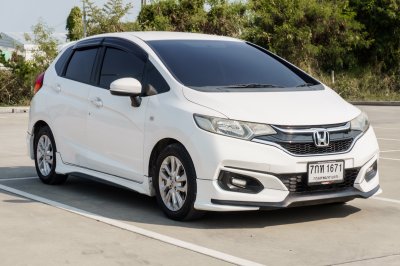 HONDA JAZZ 1.5 GK V+ AT ปี2017 (7กท1671)