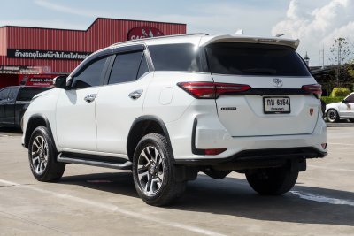 TOYOTA FORTUNER 2.4 LEADER V ปี2024 (กบ6354)