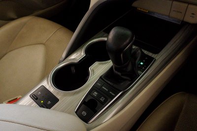 TOYOTA CAMRY 2.5 HV PREMIUM AT ปี 2019 (8กณ9377)