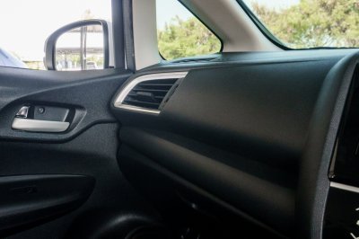 HONDA JAZZ 1.5 GK V+ AT ปี2017 (7กท1671)