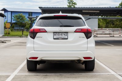 HONDA HR-V 1.8 EL ปี2019 (8กถ6742)