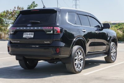 FORD EVEREST 2.0 BI-TURBO TITANIUM + 4WD ปี2022 (3ขน4086)