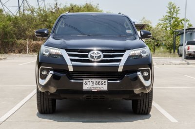 TOYOTA FORTUNER 2.4 V ปี2018 (8กฐ8695)