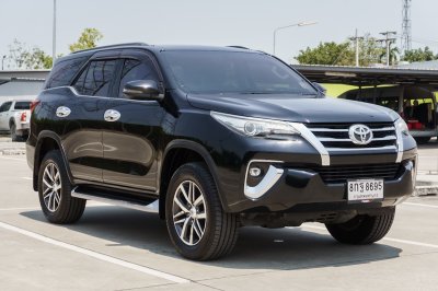 TOYOTA FORTUNER 2.4 V ปี2018 (8กฐ8695)