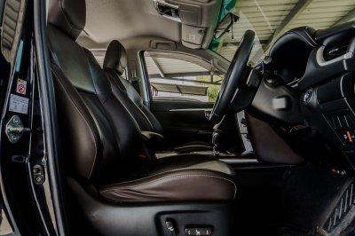 TOYOTA FORTUNER 2.4 V ปี2018 (8กฐ8695)