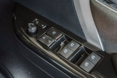 TOYOTA FORTUNER 2.4 V ปี2018 (8กฐ8695)