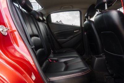 MAZDA 2 1.3 STANDARD AT ปี 2016 (5กฎ9824)