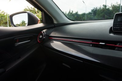 MAZDA 2 1.3 STANDARD AT ปี 2016 (5กฎ9824)