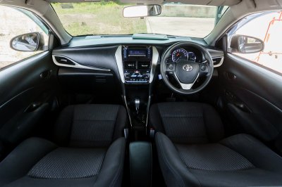 TOYOTA YARIS ATIV 1.2 E AT ปี 2018 (8กจ4795)