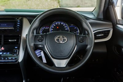 TOYOTA YARIS ATIV 1.2 E AT ปี 2018 (8กจ4795)