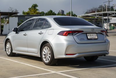 TOYOTA ALTIS 1.6 G AT ปี2020 (9กฮ8713)