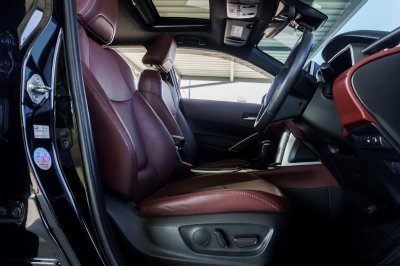 TOYOTA COROLLA CROSS 1.8 HYBRID PREMIUM SAFETY AT ปี2020 (2กท160)