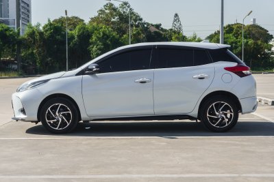 TOYOTA YARIS 1.2 SPORT PREMIUM ปี2021 (ขค1637)