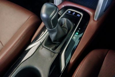 TOYOTA COROLLA CROSS 1.8 HYBRID PREMIUM SAFETY AT ปี2020 (2กท160)