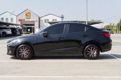 MAZDA 2 1.3 HIGH CONNECT AT ปี2017 (6กว9018)