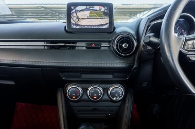 MAZDA 2 1.3 HIGH CONNECT AT ปี2017 (6กว9018)