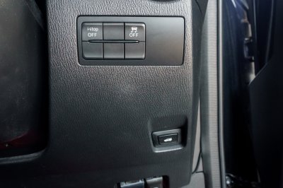 MAZDA 2 1.3 HIGH CONNECT AT ปี2017 (6กว9018)