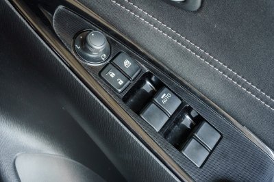 MAZDA 2 1.3 HIGH CONNECT AT ปี2017 (6กว9018)