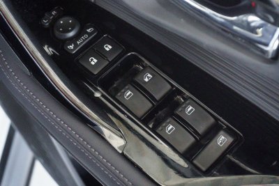 TOYOTA YARIS CROSS 1.5 HEV PREMIUM ปี2025 (ขจ7197)