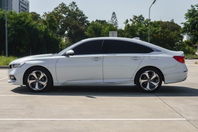 HONDA ACCORD 2.0 E:HEV TECH ปี2021 จด2022 (ขค6012)