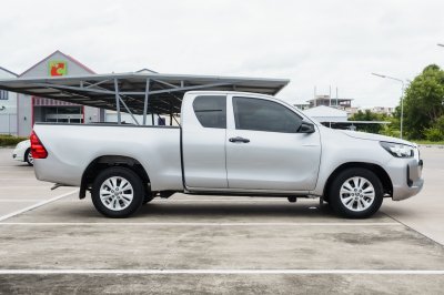 TOYOTA REVO CAB 2.4 Z EDITION ENTRY M/T ปี 2021 (3ฒฌ7609)