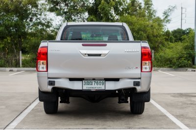 TOYOTA REVO CAB 2.4 Z EDITION ENTRY M/T ปี 2021 (3ฒฌ7609)
