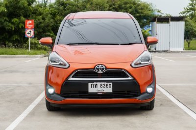 TOYOTA SIENTA 1.5 V ปี2017 (กท8360)