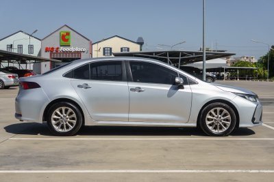 TOYOTA ALTIS 1.6 G AT ปี2019 (9กด8976)