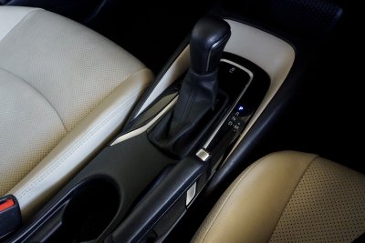 TOYOTA ALTIS 1.6 G AT ปี2019 (9กด8976)