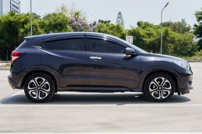 HONDA HR-V 1.8 EL AT ปี 2016 (5กฬ9920)