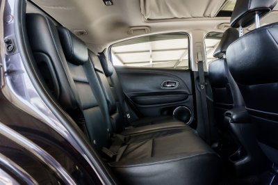 HONDA HR-V 1.8 EL AT ปี 2016 (5กฬ9920)