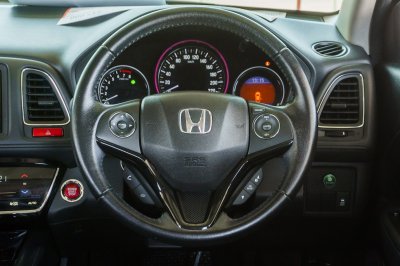 HONDA HR-V 1.8 EL AT ปี 2016 (5กฬ9920)