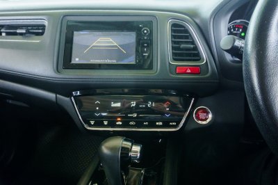 HONDA HR-V 1.8 EL AT ปี 2016 (5กฬ9920)