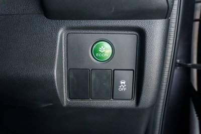 HONDA HR-V 1.8 EL AT ปี 2016 (5กฬ9920)