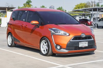 TOYOTA SIENTA 1.5 V ปี2017 จด2018 (7กช2161)