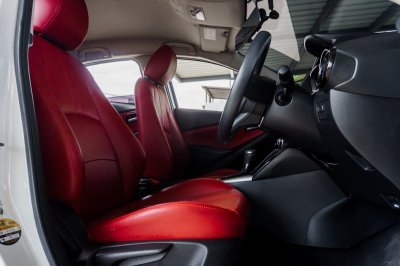 MAZDA 2 1.3 STANDARD (5ประตู) ปี2018 (8กฐ4335)