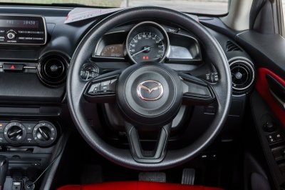 MAZDA 2 1.3 STANDARD (5ประตู) ปี2018 (8กฐ4335)