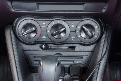 MAZDA 2 1.3 STANDARD (5ประตู) ปี2018 (8กฐ4335)