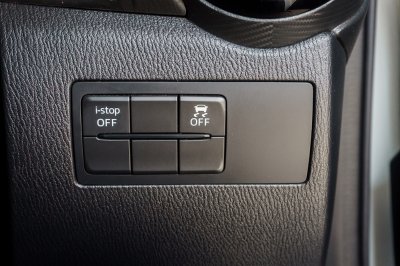 MAZDA 2 1.3 STANDARD (5ประตู) ปี2018 (8กฐ4335)