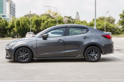 MAZDA 2 1.3 HIGH CONNECT ปี2018 (8กข6744)