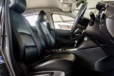 MAZDA 2 1.3 HIGH CONNECT ปี2018 (8กข6744)