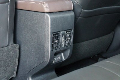 TOYOTA YARIS ATIV 1.2 PREMIUM AT ปี 2025 (6ขธ4586)