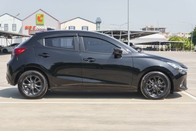 MAZDA 2 1.3 SPORT HIGH CONNECT AT ปี 2017 (6กผ2879)