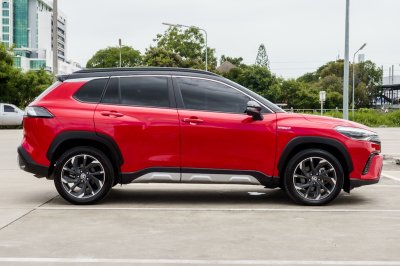 TOYOTA COROLLA CROSS 1.8 HYBRID GR SPOTS ปี2022 (3ขว9102)