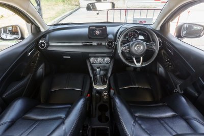 MAZDA 2 1.3 SPORT HIGH CONNECT AT ปี 2017 (6กผ2879)