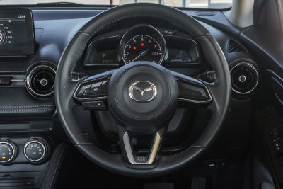 MAZDA 2 1.3 SPORT HIGH CONNECT AT ปี 2017 (6กผ2879)