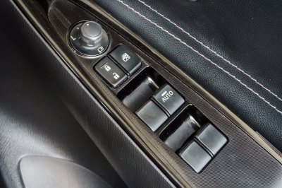 MAZDA 2 1.3 HIGH CONNECT ปี2018 (8กข6744)